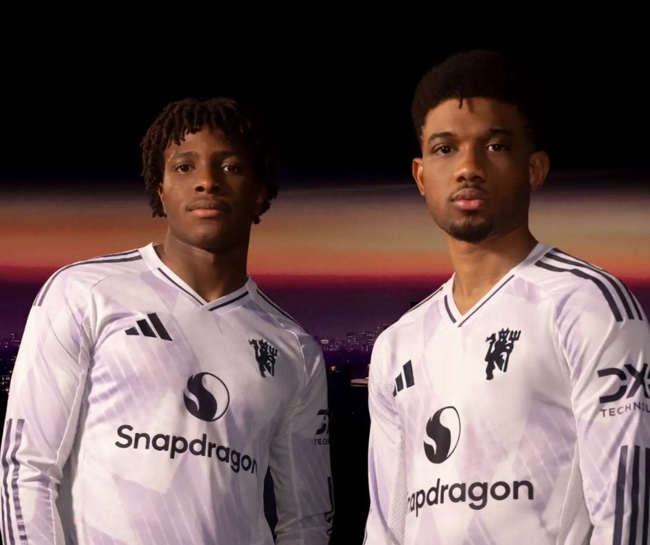 Manchester United 2025/26 Long Sleeve Away Jersey Shirt